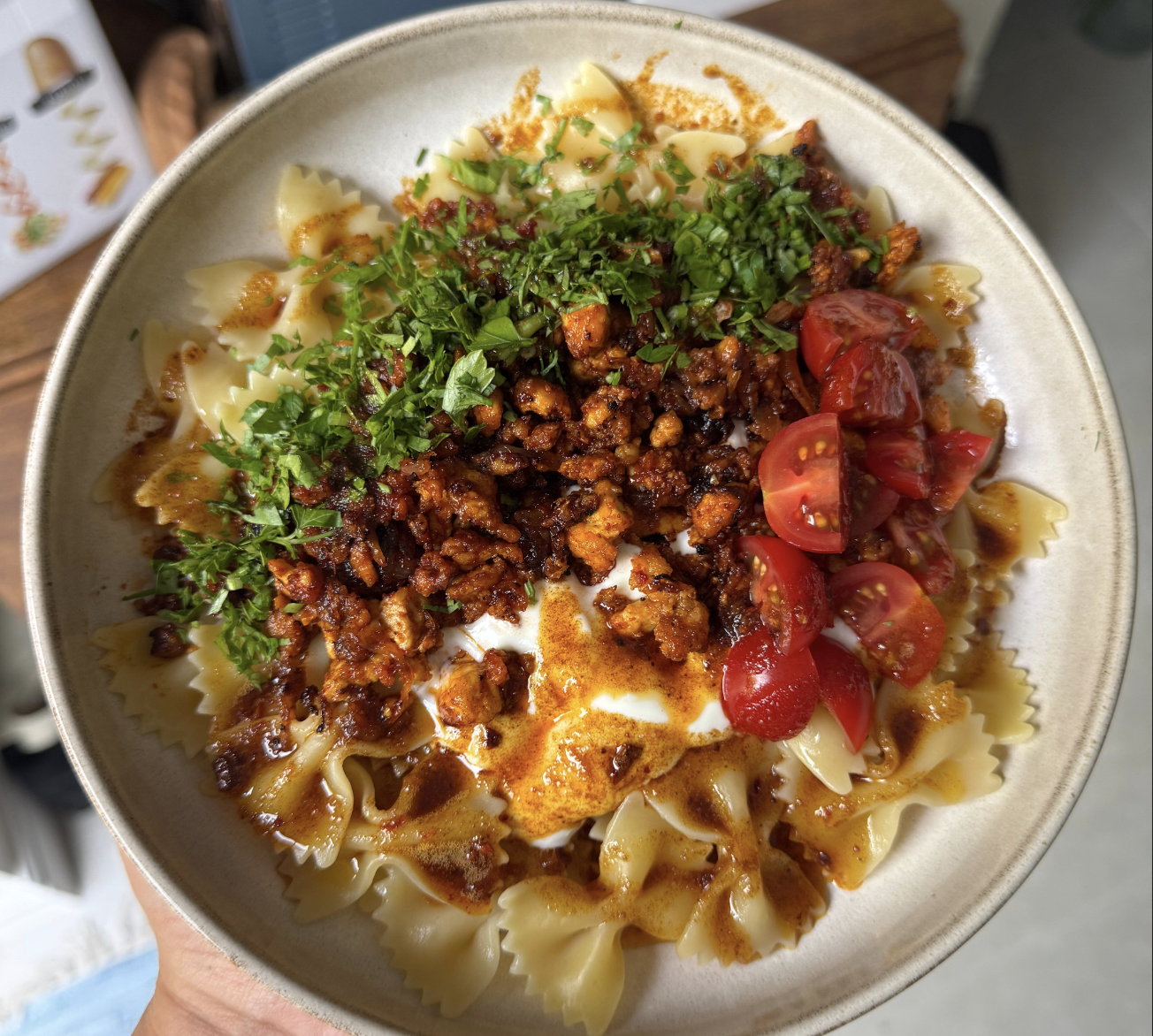 Tyrkisk pasta med sprød tofu og pul biber-smør